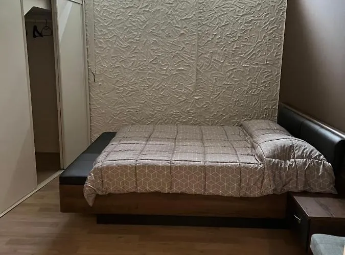 T4 140 M2 Spacieux Et Calme Pour 8 Personnes Apartment *