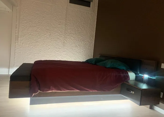 T4 140 M2 Spacieux Et Calme Pour 8 Personnes Apartment *