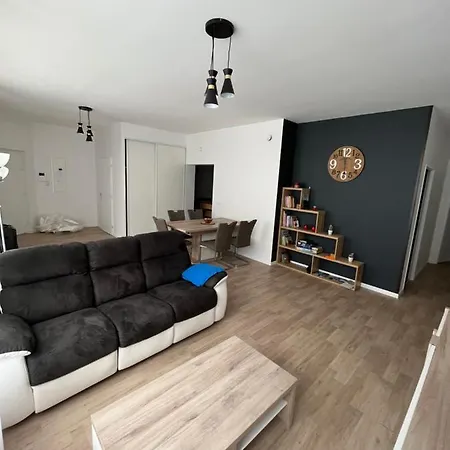Lägenhet T4 140 M2 Spacieux Et Calme Pour 8 Personnes *