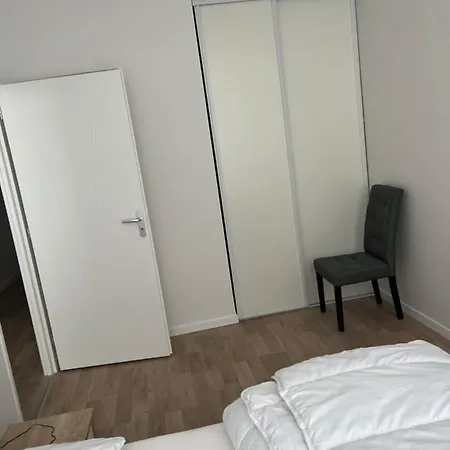 T4 140 M2 Spacieux Et Calme Pour 8 Personnes Lägenhet